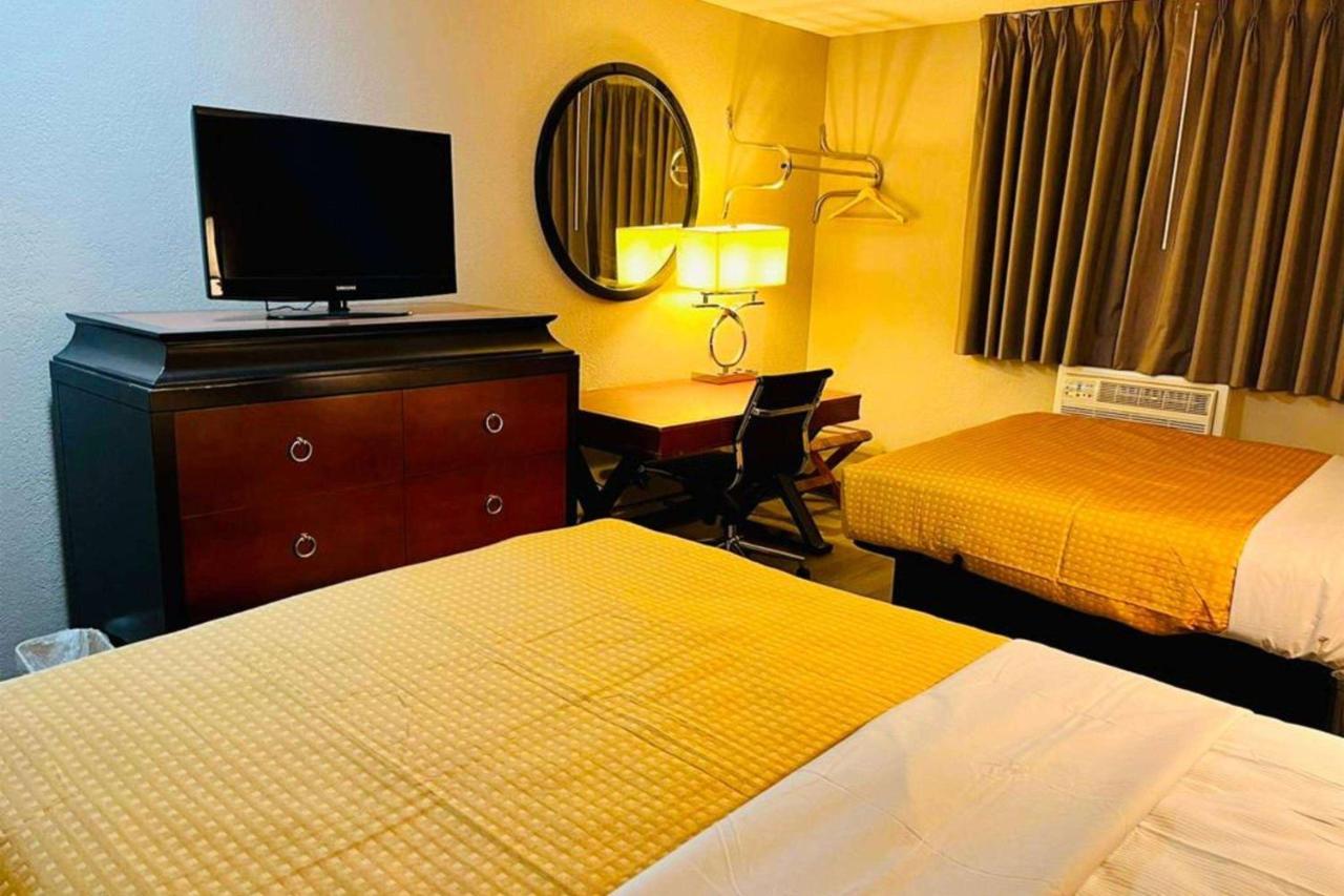 Hotel Super 8 By Wyndham St Joseph 2*