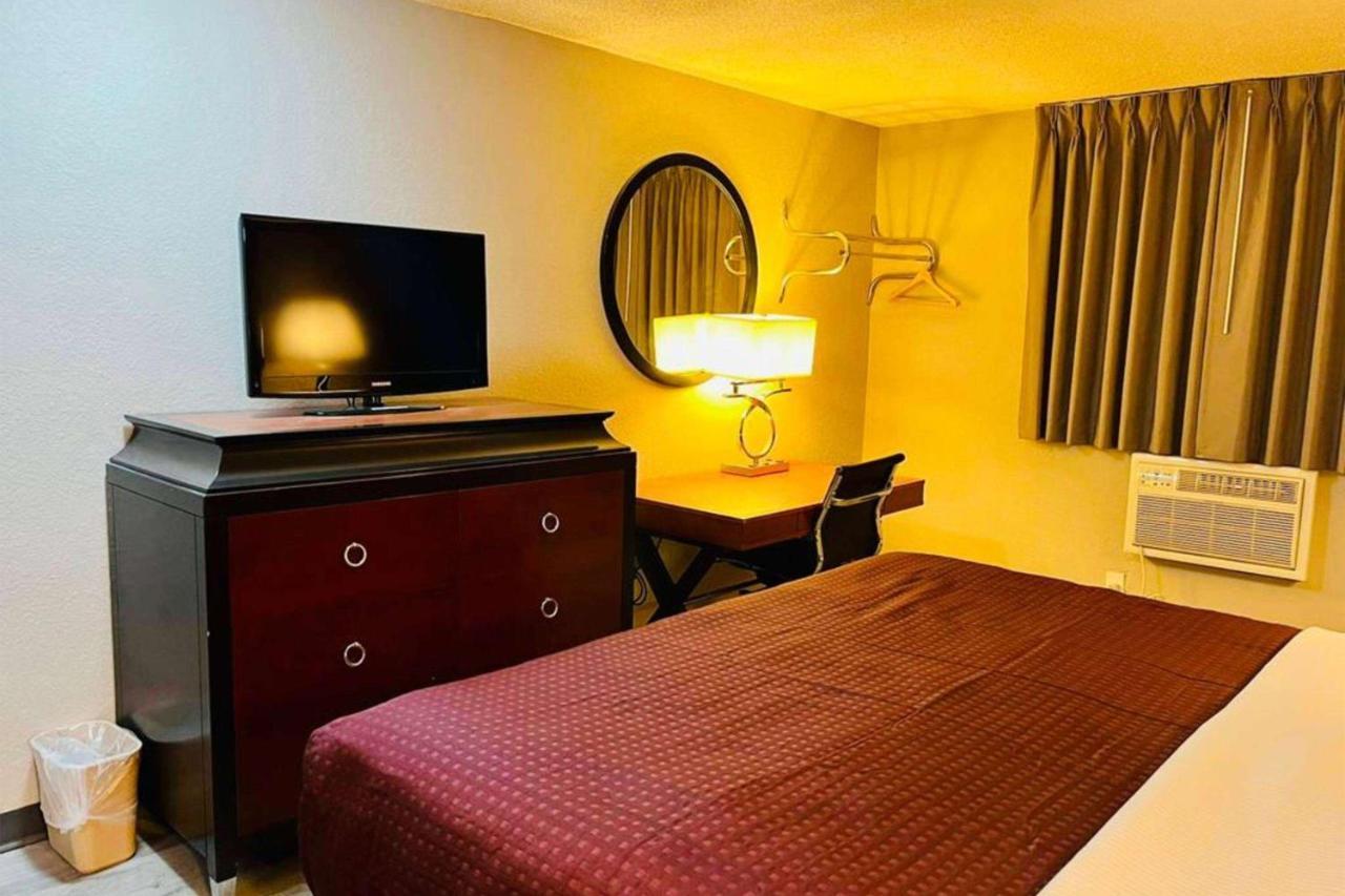 Hotel Super 8 By Wyndham St Joseph Benton Harbor